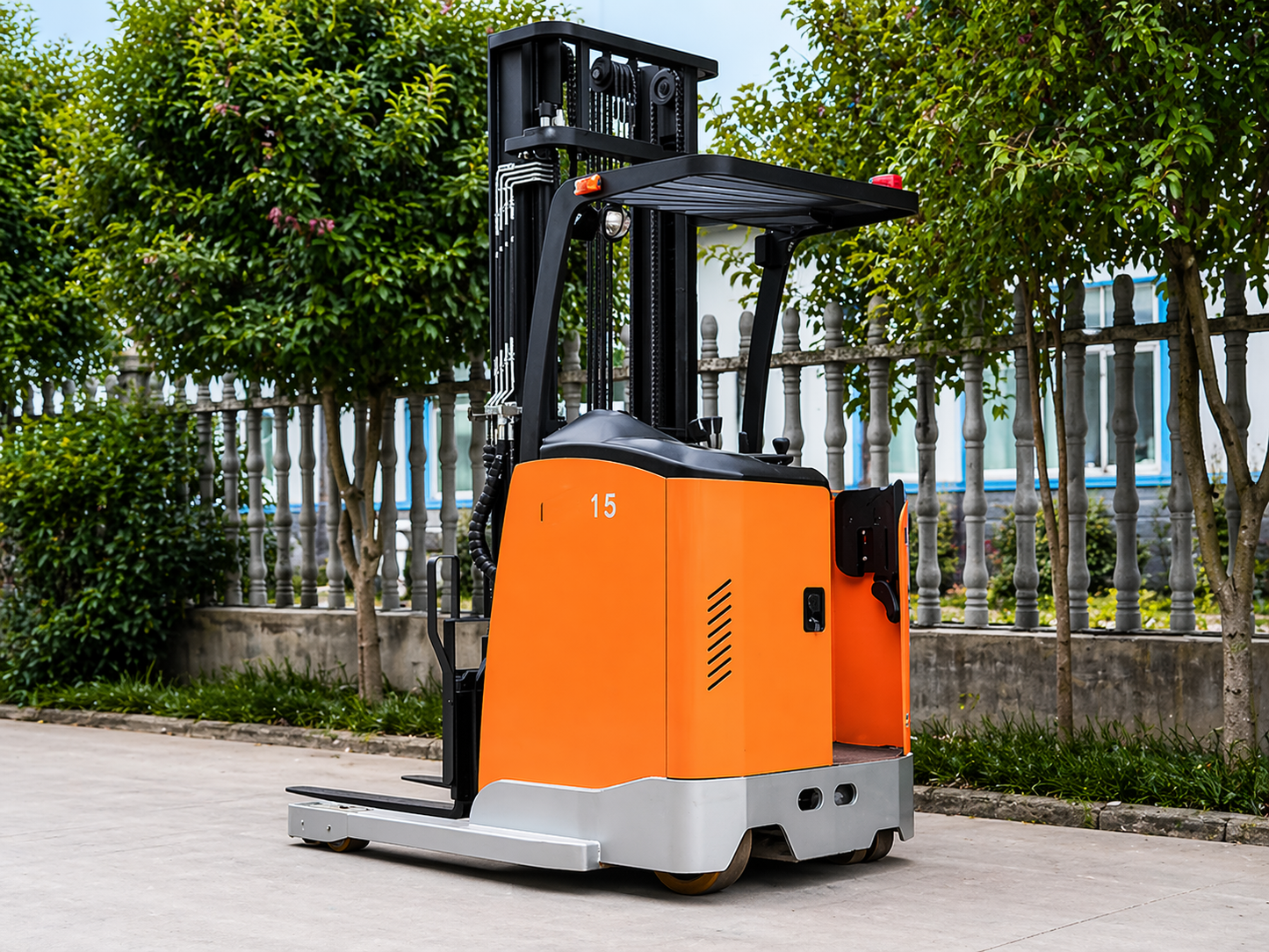 Empilhador Retrátil Elétrico FRB15D – 1,5 Toneladas