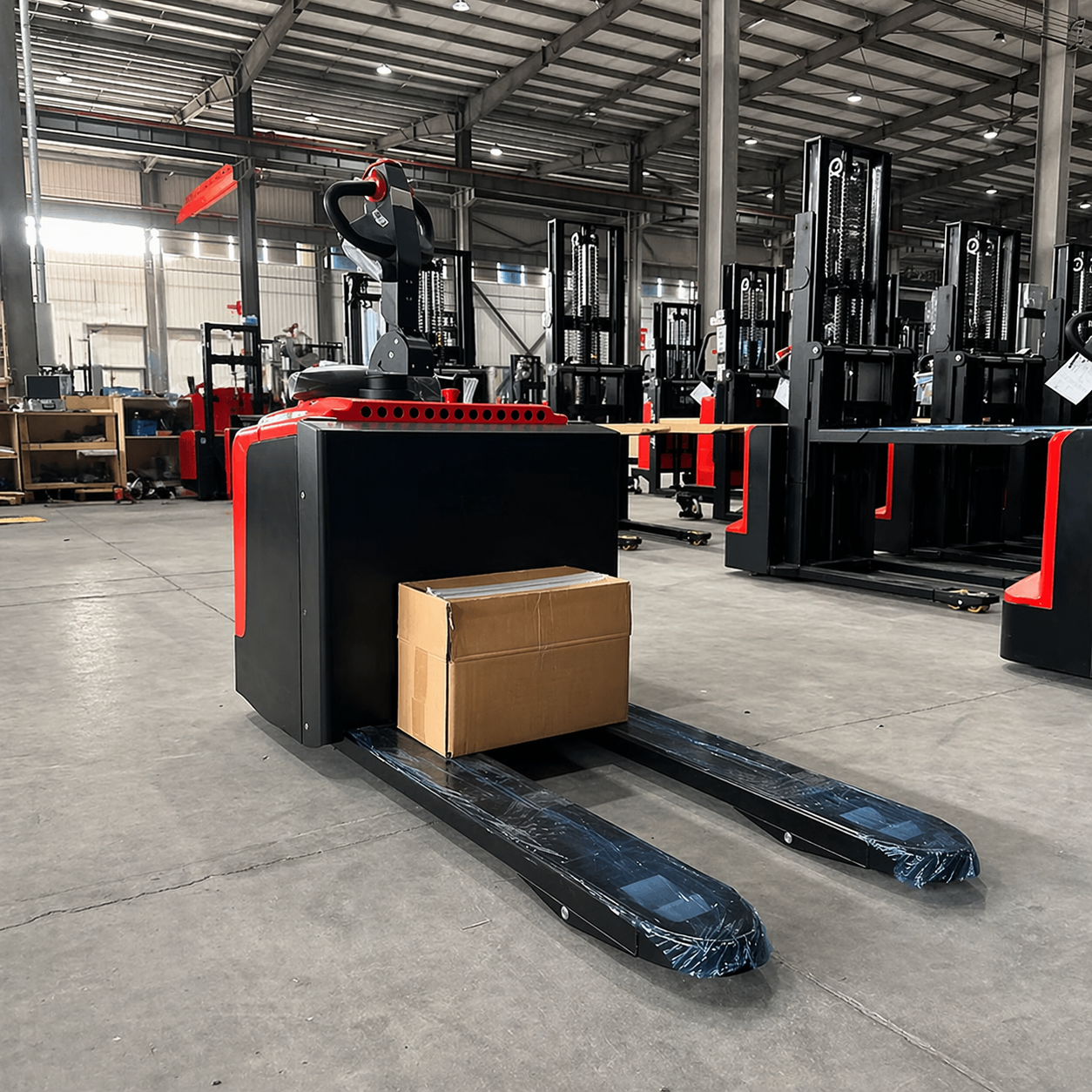 Porta Paletes Elétrico FEP30 – 3 Toneladas